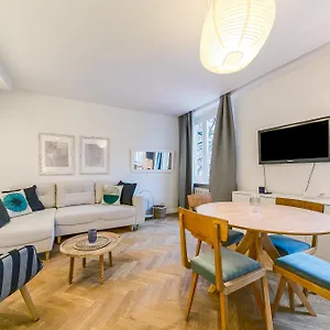 https://concierge-opera-ii.warsawhotelspoland.com